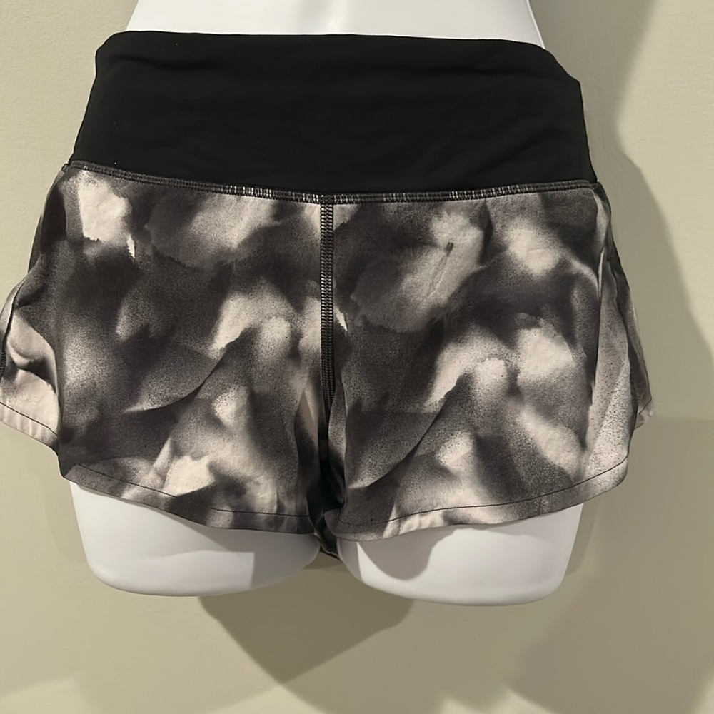 Lululemon running shorts size 8